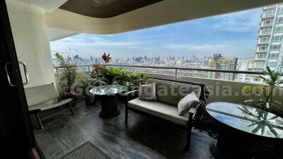 Beautiful 3-Bedrooms condo on high floor with big balconies - Sukhumvit soi 11