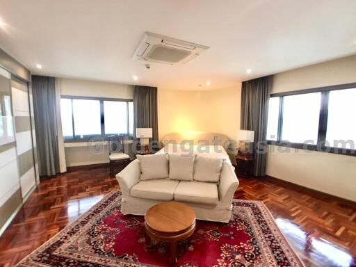 Beautiful 3-Bedrooms condo on high floor with big balconies - Sukhumvit soi 11