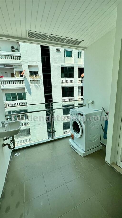 3-Bedrooms modern apartment with huge private terrace - Phrom Phong BTS