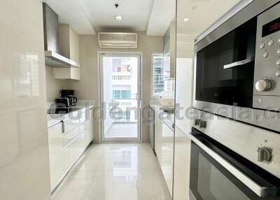 3-Bedrooms modern apartment with huge private terrace - Phrom Phong BTS