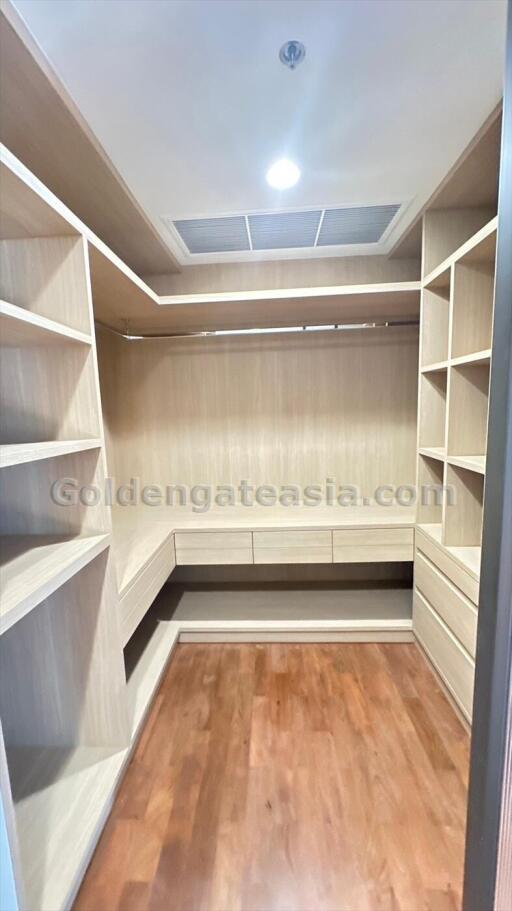 3-Bedrooms modern condo - Sukhumvit soi 24 (Phirom Phong BTS)