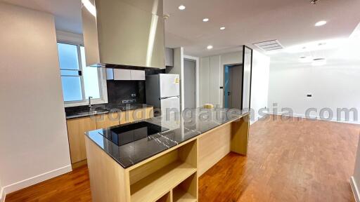 3-Bedrooms modern condo - Sukhumvit soi 24 (Phirom Phong BTS)