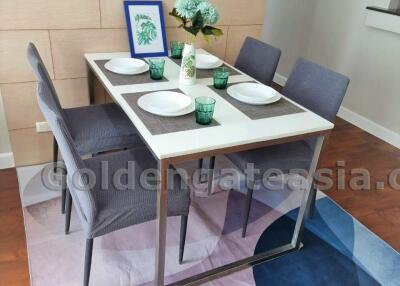 2-Bedrooms modern condo very close to the Emporium - Sukhumvit 24 (Phrom Phong BTS)