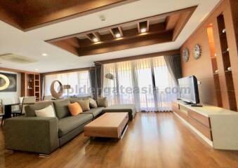 3-Bedrooms condo with big balcony for rent - Walk to Phrom Phong BTS