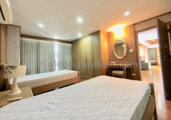 3-Bedrooms condo with big balcony for rent - Walk to Phrom Phong BTS