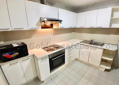 2-Bedrooms Condo - Sukhumvit 55 (Thong Lo)