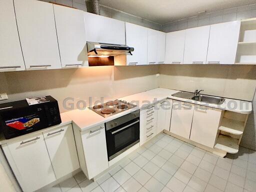 2-Bedrooms Condo - Sukhumvit 55 (Thong Lo)