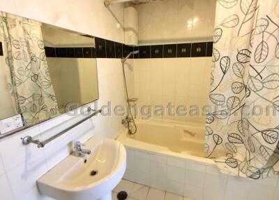 2-Bedrooms Condo - Sukhumvit 55 (Thong Lo)