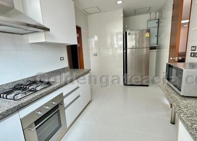 3-Bedrooms modern apartment - Sukhumvit 24 (Phrom Phong BTS)