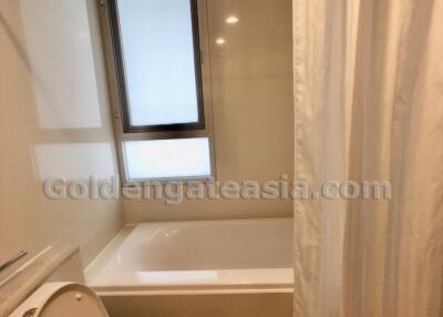 Modern 4-Bedrooms on high floor - walk to Asok BTS and Sukhumvit MRT.