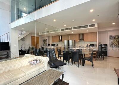 1-Bedroom loft-style Duplex - Sukhumvit soi 24 (Phrom Phong BTS)