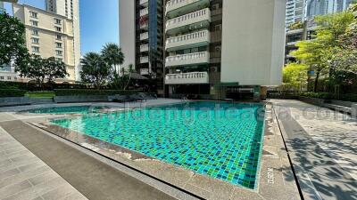 3-Bedrooms spacious family-friendly apartment - Sukhumvit 24 (Phrom Phong BTS)