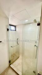 3-Bedrooms spacious family-friendly apartment - Sukhumvit 24 (Phrom Phong BTS)