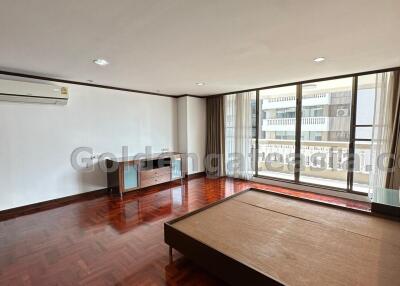 3-Bedrooms Duplex Apartment - Sukhumvit 24 (Phrom Phong BTS)