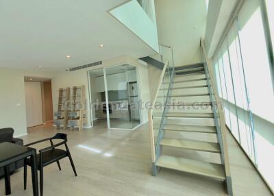 Stunning 2-Bedrooms light and bright Duplex condo  - Asoke