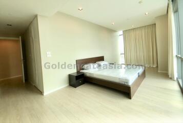 Stunning 2-Bedrooms light and bright Duplex condo  - Asoke