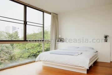 Large Light and Bright Modern 1-Bedroom unit - Ficus Lane - Phrakanong BTS