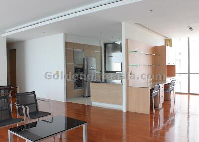 Spacious 2-Bedrooms condominium unit with big balcony - Sukhumvit soi 16