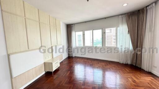 3-Bedroom Family-Friendly Apartment - Phrom Phong BTS