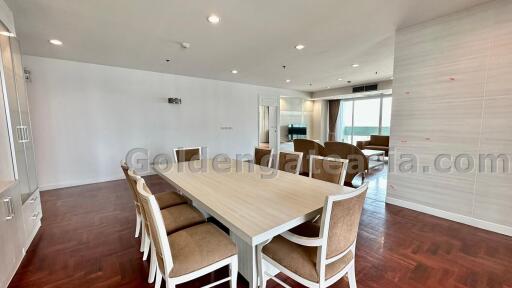 3-Bedroom Family-Friendly Apartment - Phrom Phong BTS