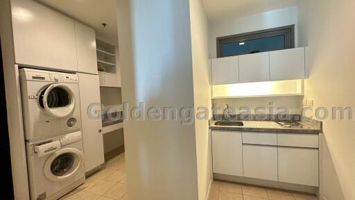 Modern 3-Bedrooms Condo unit just steps away from Phrom Phong BTS