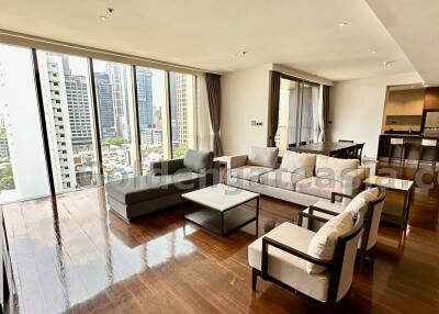 3-Bedrooms modern apartment with balcony and clear views - Phrom Phong BTS