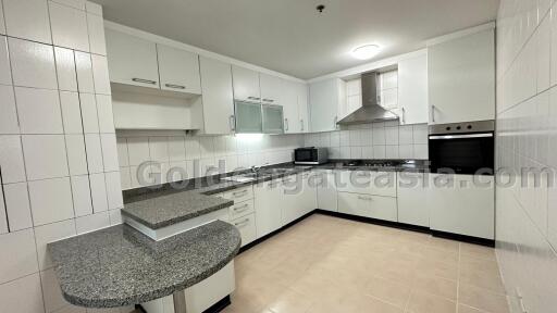 3-Bedrooms family-friendly apartment - Phrom Phong BTS