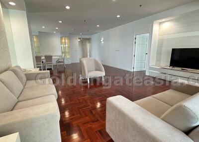 3-Bedrooms family-friendly apartment - Phrom Phong BTS