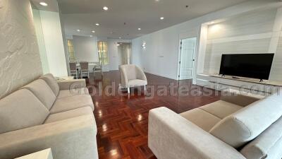 3-Bedrooms family-friendly apartment - Phrom Phong BTS