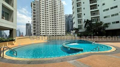 3-Bedrooms family-friendly apartment - Phrom Phong BTS