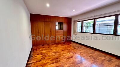 3-Bedrooms single house in compound - Sukhumvit Phrom Phong BTS