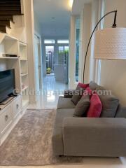 3-Bedrooms single House with Garden - Sukhumvit 55 (Thonglor)