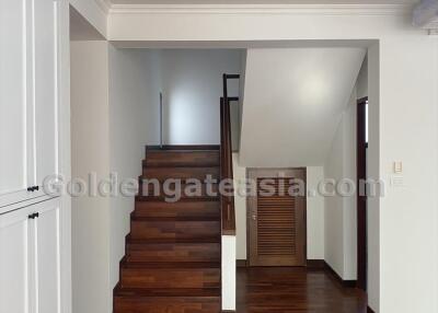 4-Bedrooms Single House with Garden in compound - Thonglor (Sukhumvit 55)