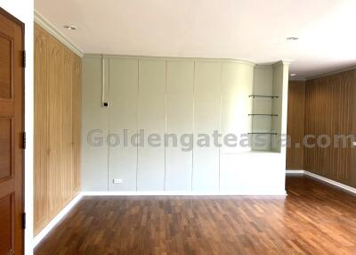 4-Bedrooms Single House with Garden in compound - Thonglor (Sukhumvit 55)