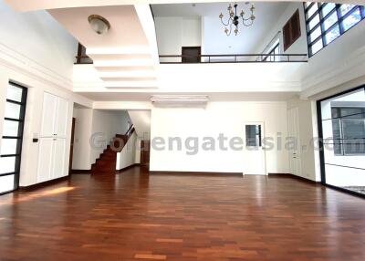 4-Bedrooms Single House with Garden - Thonglor (Sukhumvit 55)