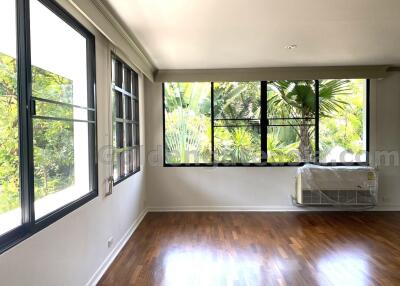 4-Bedrooms Single House with Garden in compound - Thonglor (Sukhumvit 55)