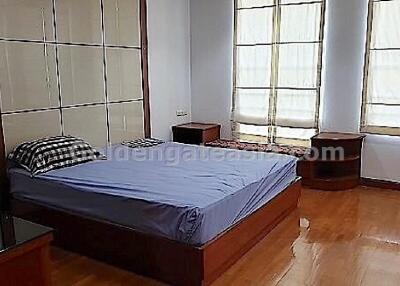 3-Bedrooms Townhouse in Compound - Sukhumvit 55 (Thong Lo)
