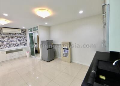 4-Bedrooms Townhouse - Thong Lo BTS