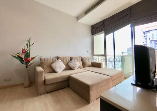2-Bedrooms modern condo with balcony - Sukhumvit soi 59