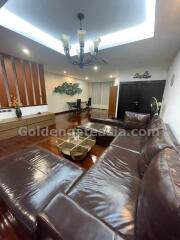 3-Bedrooms modern Townhouse - Sukhumvit soi 62 (Bang Chak BTS)