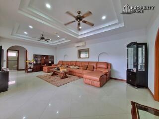 3 Bedrooms Pool Villa In East Pattaya For Sale