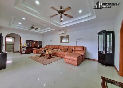 3 Bedrooms Pool Villa In East Pattaya For Sale And Rent