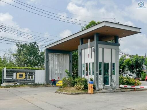 Modern exterior view of a small commercial building with unique architectural elements