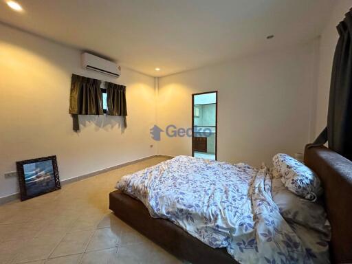 3 Bedrooms House in Park View Villa East Pattaya H011623