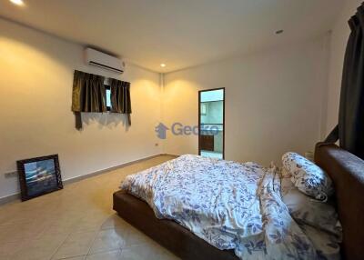 3 Bedrooms House in Park View Villa East Pattaya H011623