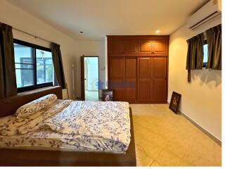 3 Bedrooms House in Park View Villa East Pattaya H011623