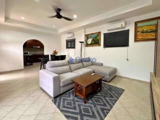 3 Bedrooms House in Park View Villa East Pattaya H011623