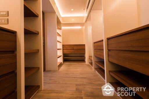 3-BR Penthouse at Penthouse Condominium 2 near BTS Ekkamai