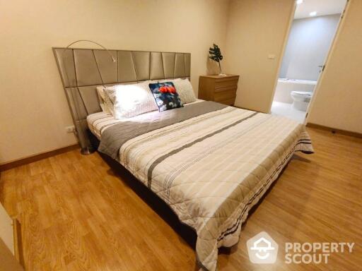 1-BR Condo at The Alcove Sukhumvit 49 near BTS Phrom Phong