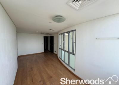 Luxurious Living  Zabeel View with Balcony